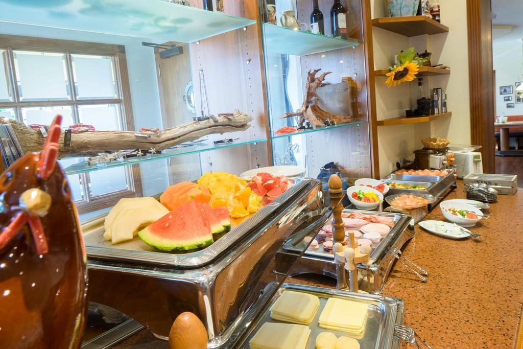 Hotel Strandburg 3*